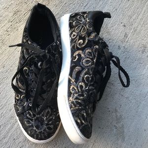 SOLD {Aldo} black and gold tennis shoes